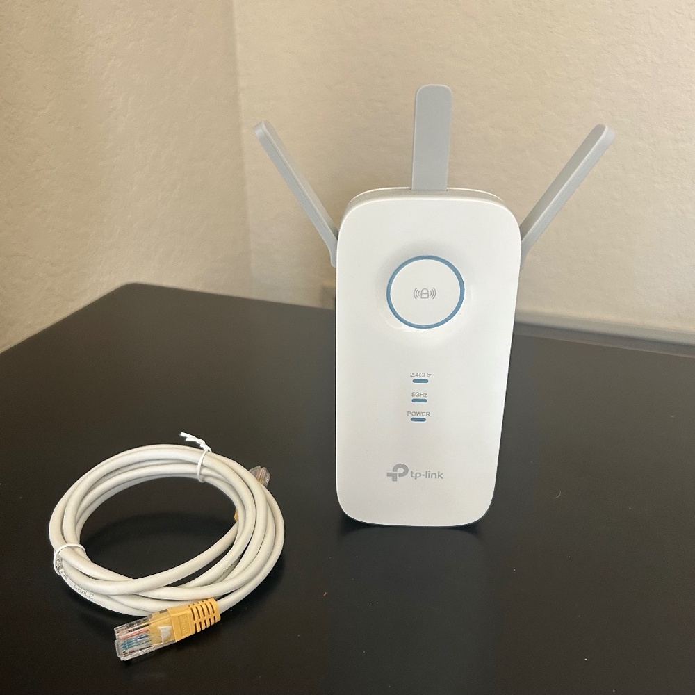 TP- Link RE450 Wireless AC 1750 Range Extender.